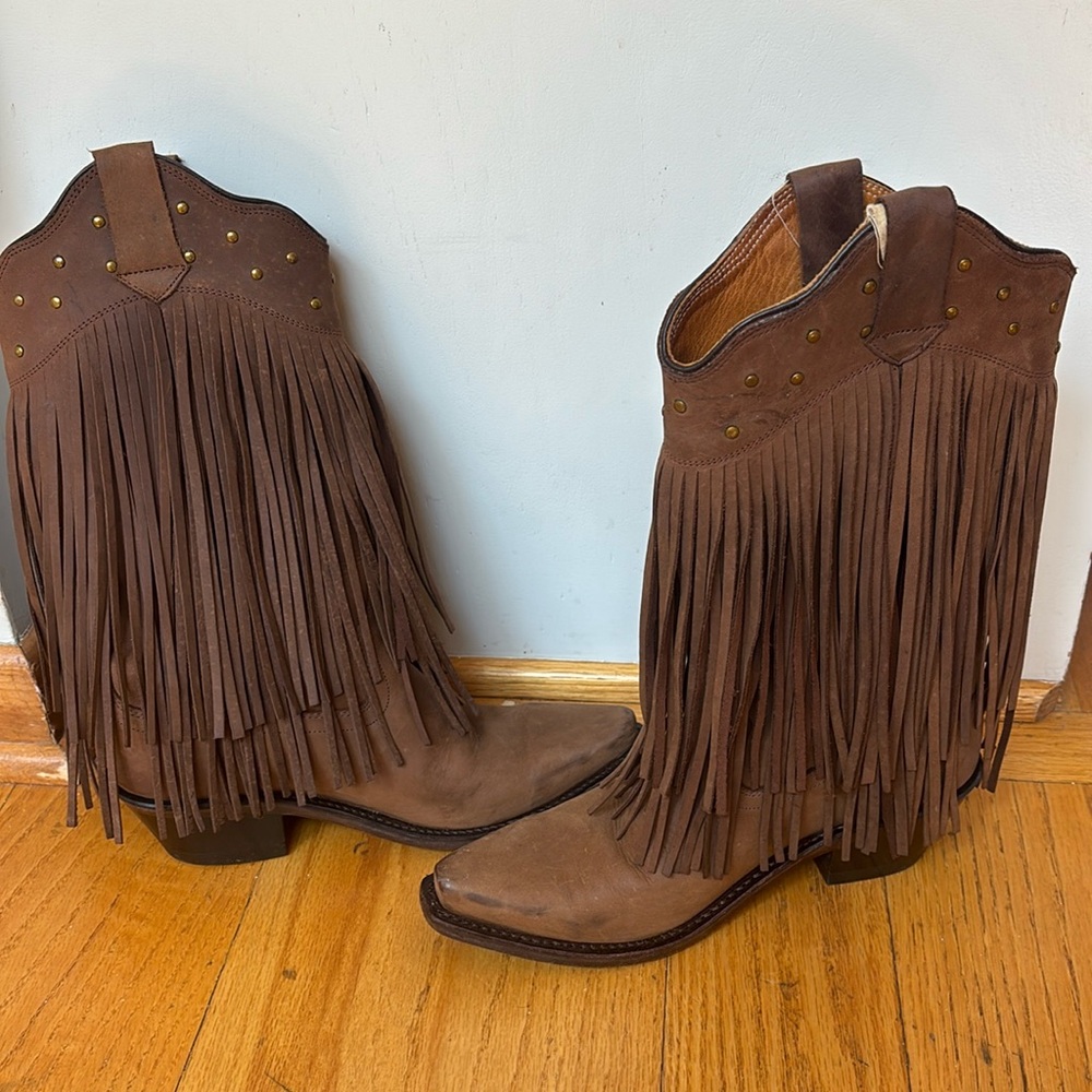 Cowgirl Boots 7.5/ 8 narrow Brown fringe boho